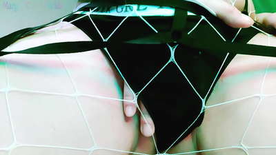 રેડહેડ સમજાવે છે કે તેણીના ડિકને કેવી રીતે ધક્કો મારવો અને તેણીની ચુત બતાવે છે - ડર્ટી વર્ડ્સ